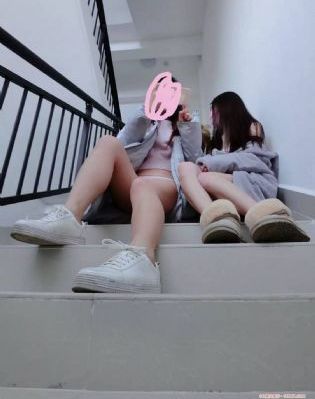 乳揉みま痴汉电车公交在线观看